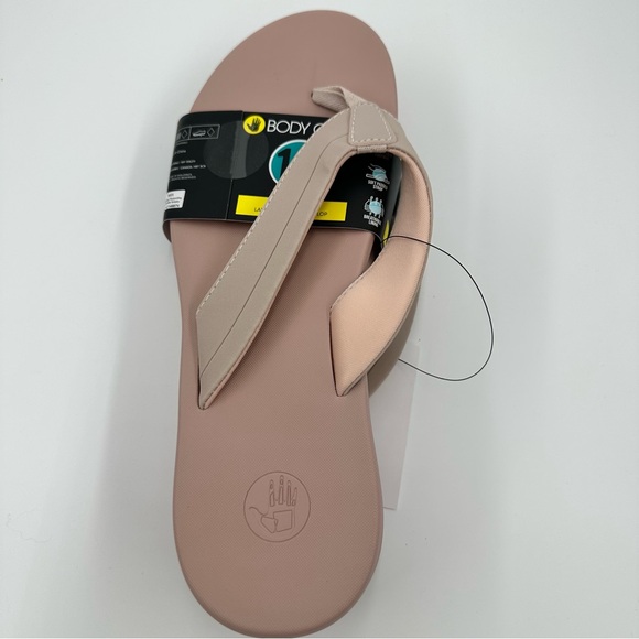 Body Glove Light Pink Flip Flops - Picture 2 of 2